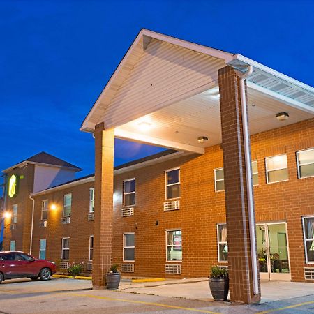 Hotel Super 8 By Wyndham St. Louis Airport Woodson Terrace Esterno foto