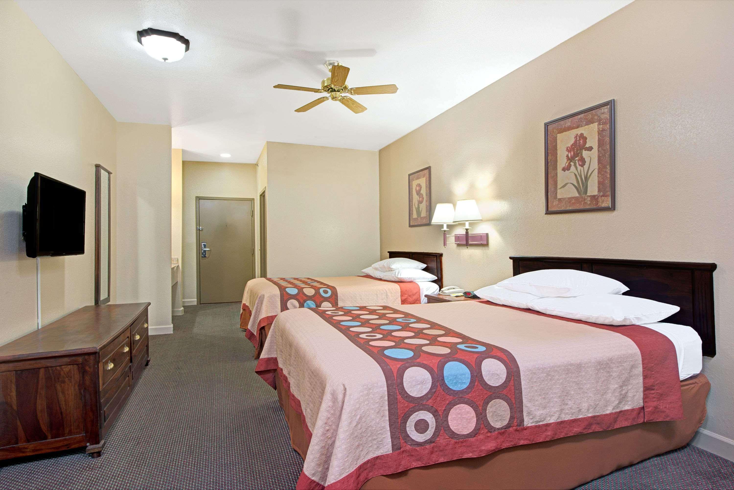 Hotel Super 8 By Wyndham St. Louis Airport Woodson Terrace Esterno foto