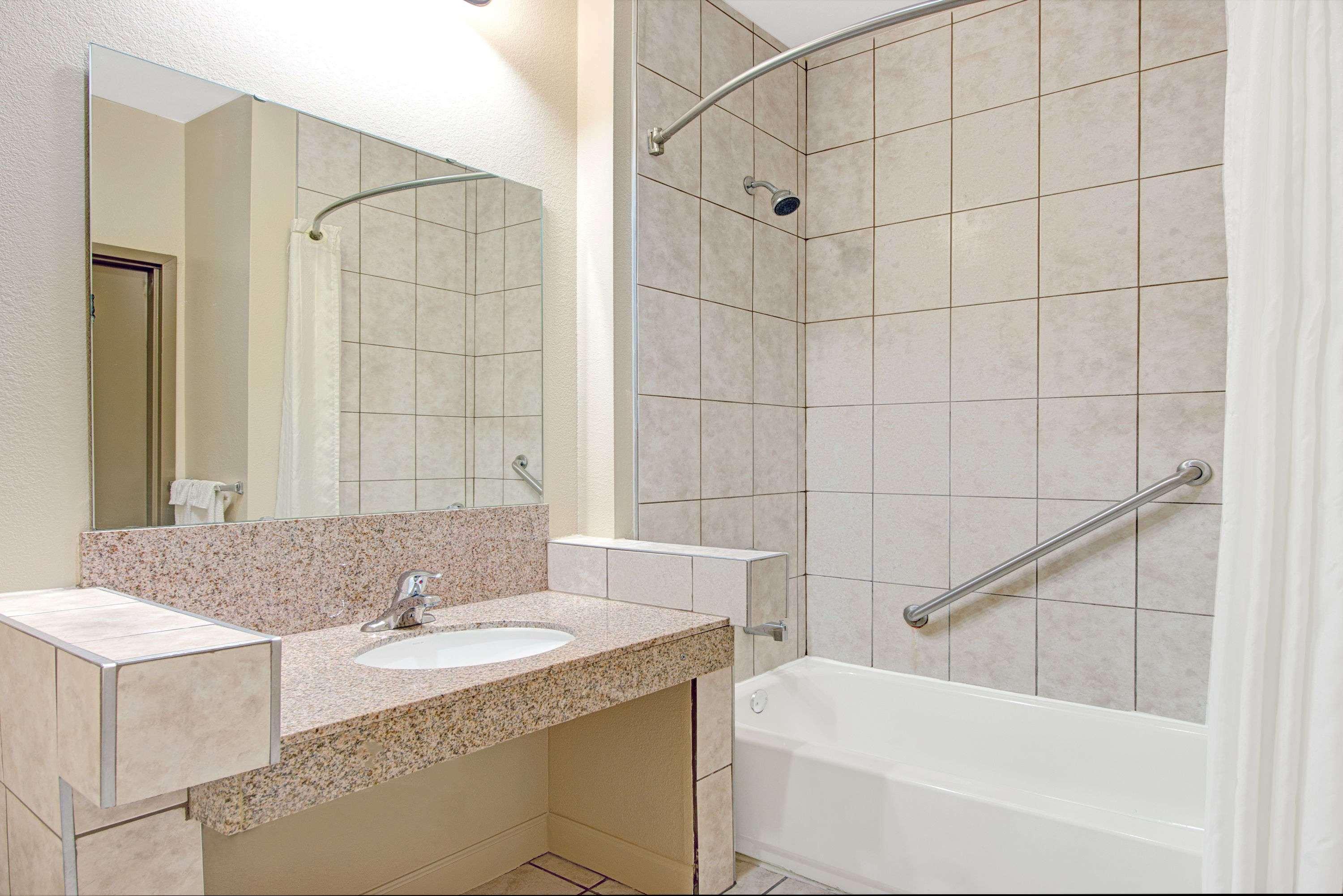 Hotel Super 8 By Wyndham St. Louis Airport Woodson Terrace Esterno foto