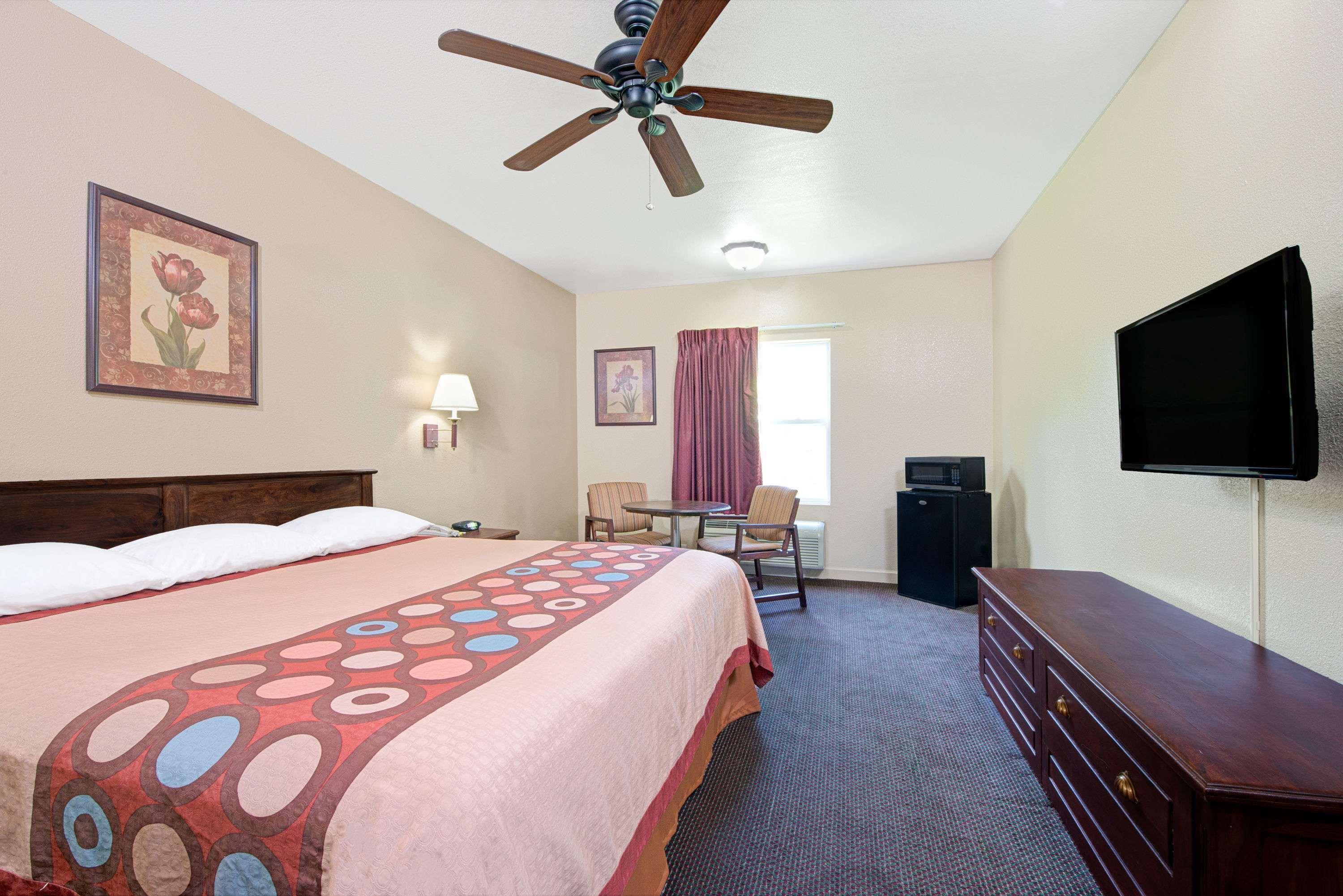 Hotel Super 8 By Wyndham St. Louis Airport Woodson Terrace Esterno foto