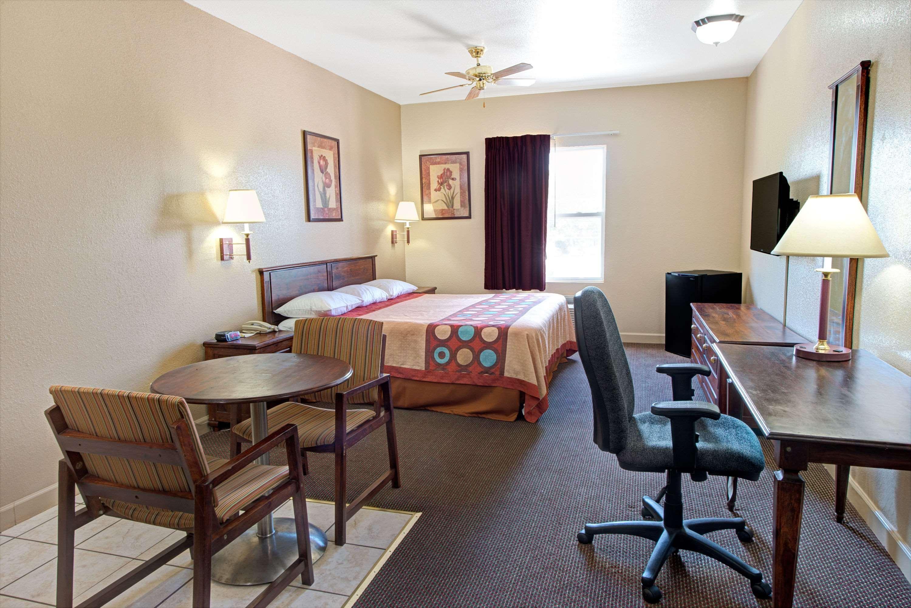 Hotel Super 8 By Wyndham St. Louis Airport Woodson Terrace Esterno foto