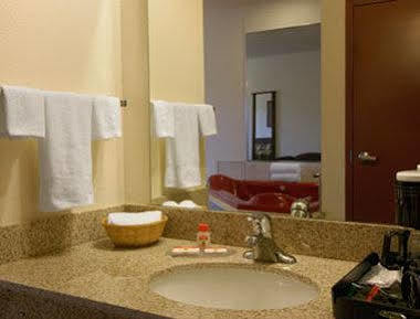 Hotel Super 8 By Wyndham St. Louis Airport Woodson Terrace Esterno foto